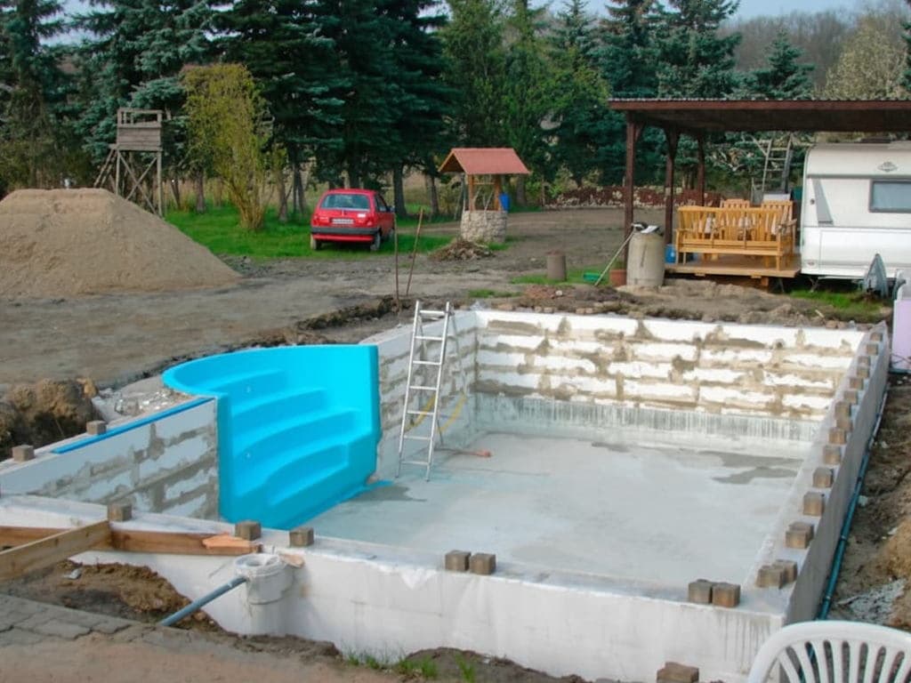 individueller-poolbau Individueller Poolbau: Folienarbeiten