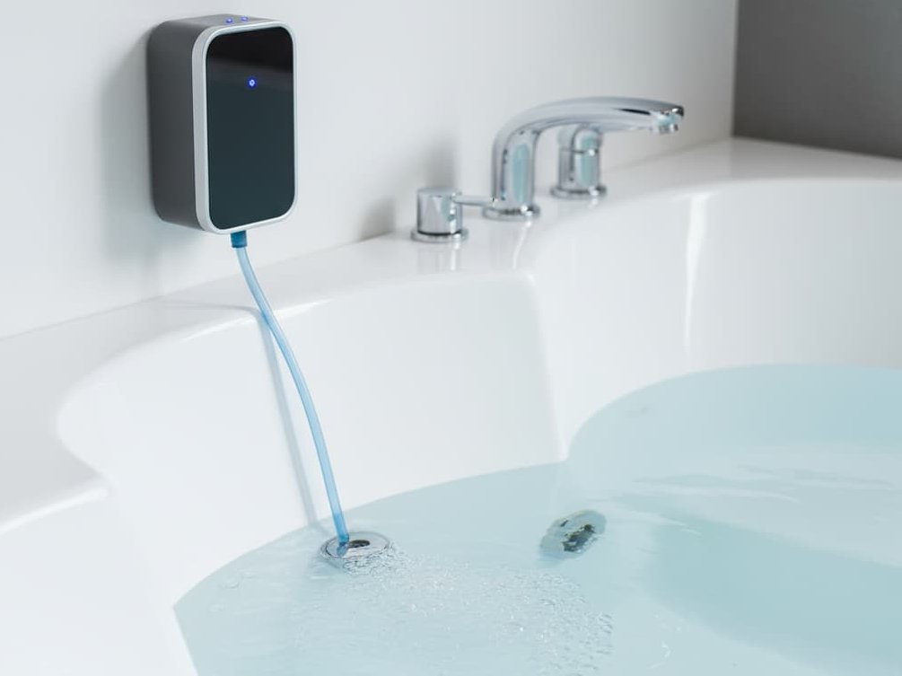 ozonator-whirlpool-gemini plakatives Bild eines Ozonators